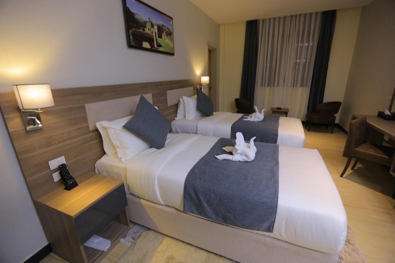 Triple E Hotel And Spa Addis Ababa Exterior photo