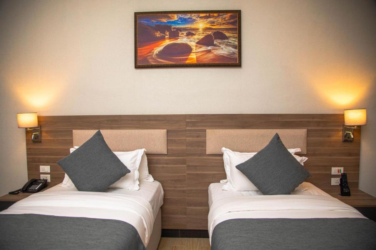 Triple E Hotel And Spa Addis Ababa Exterior photo