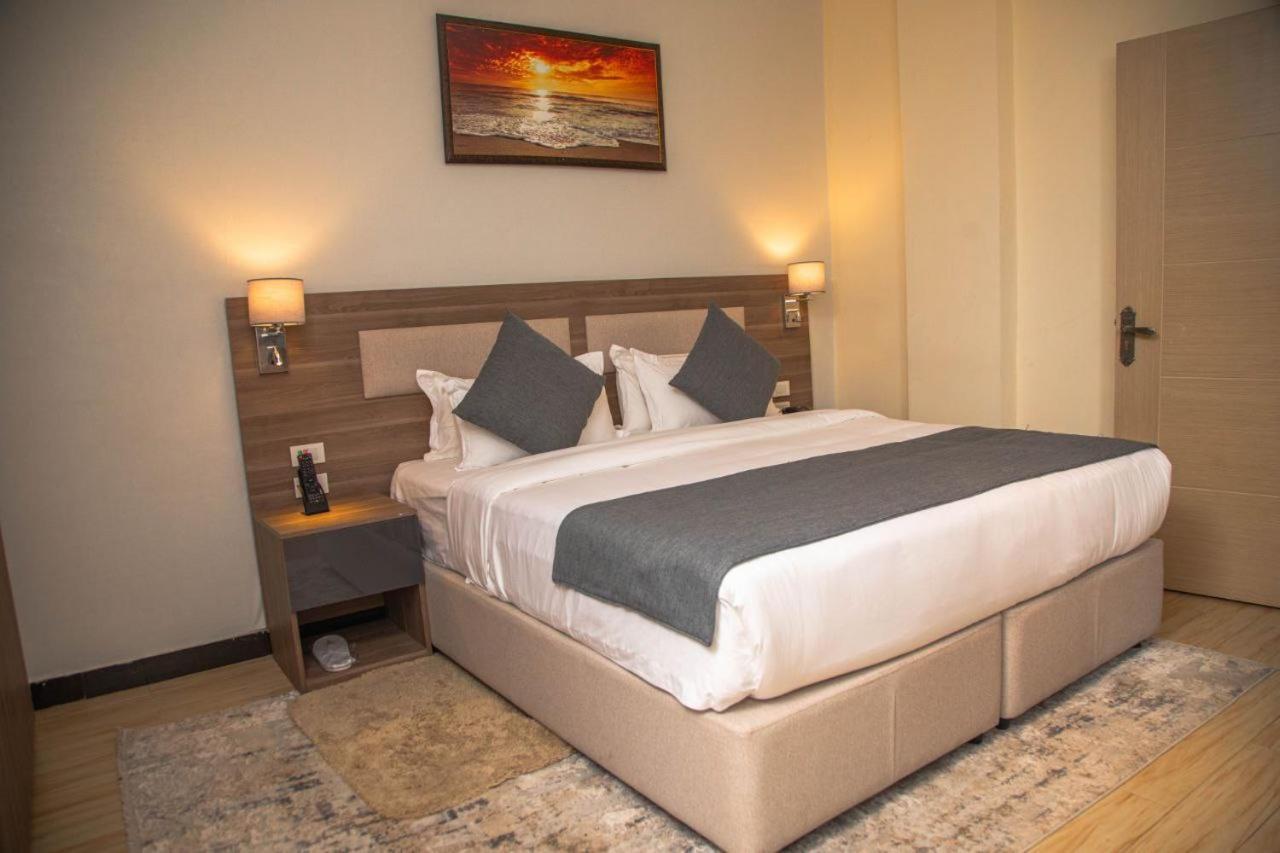 Triple E Hotel And Spa Addis Ababa Exterior photo
